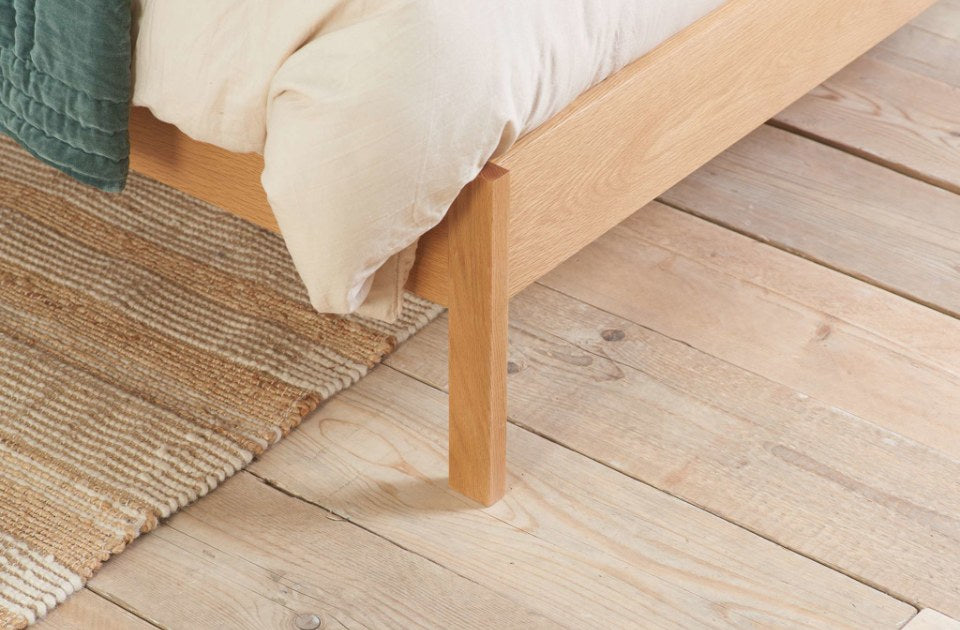 Bardot oak leg detail