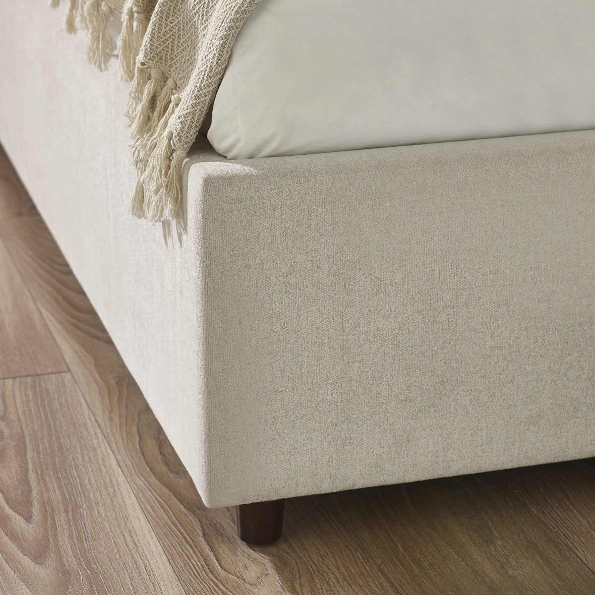 Fifth Avenue footboard detail