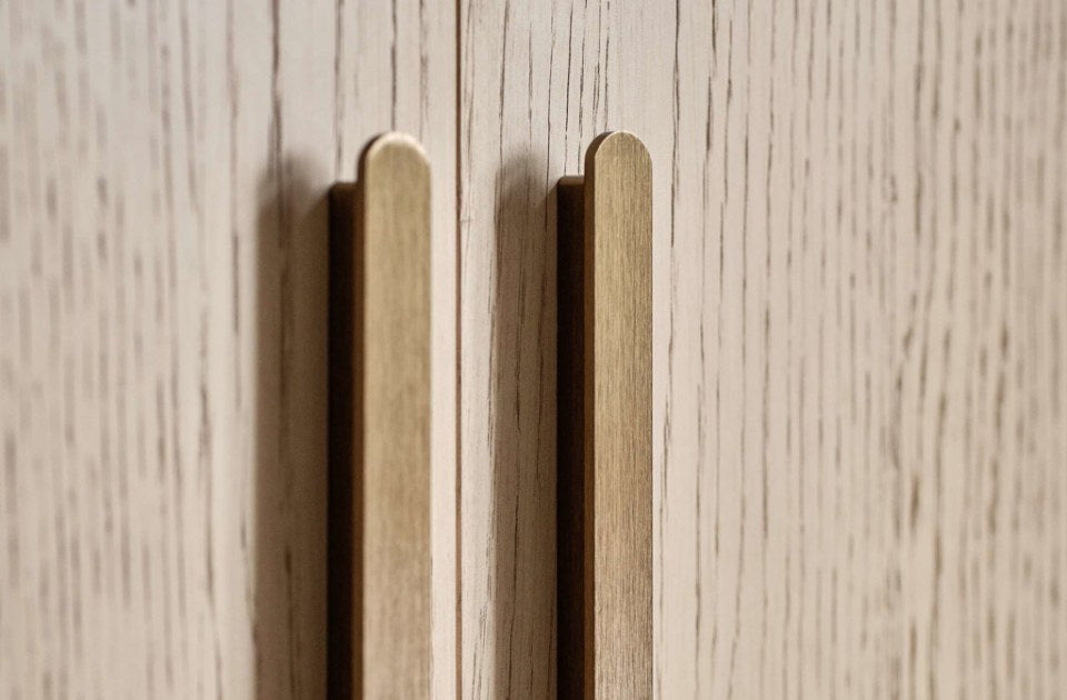 Harlem Oak 2 Door 1 Drawer Wardrobe handle detail