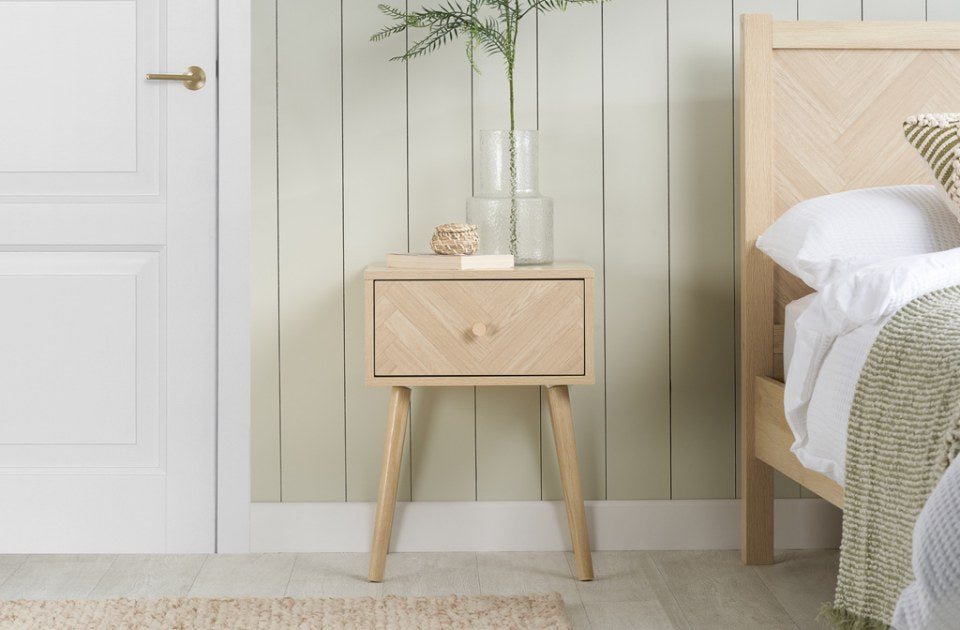 Hemmingway Oak 1 Drawer Bedside in a bedroom