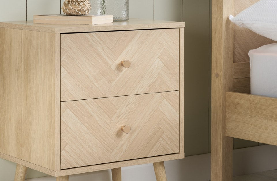 Hemmingway Oak 2 Drawer Bedside close-up