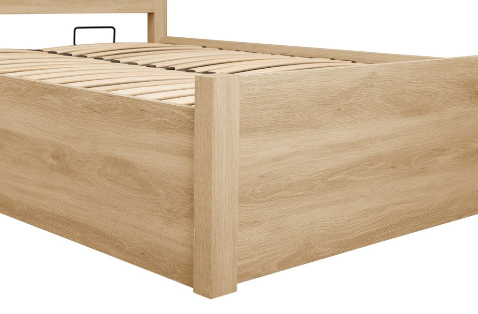 Hemmingway ottoman base detail