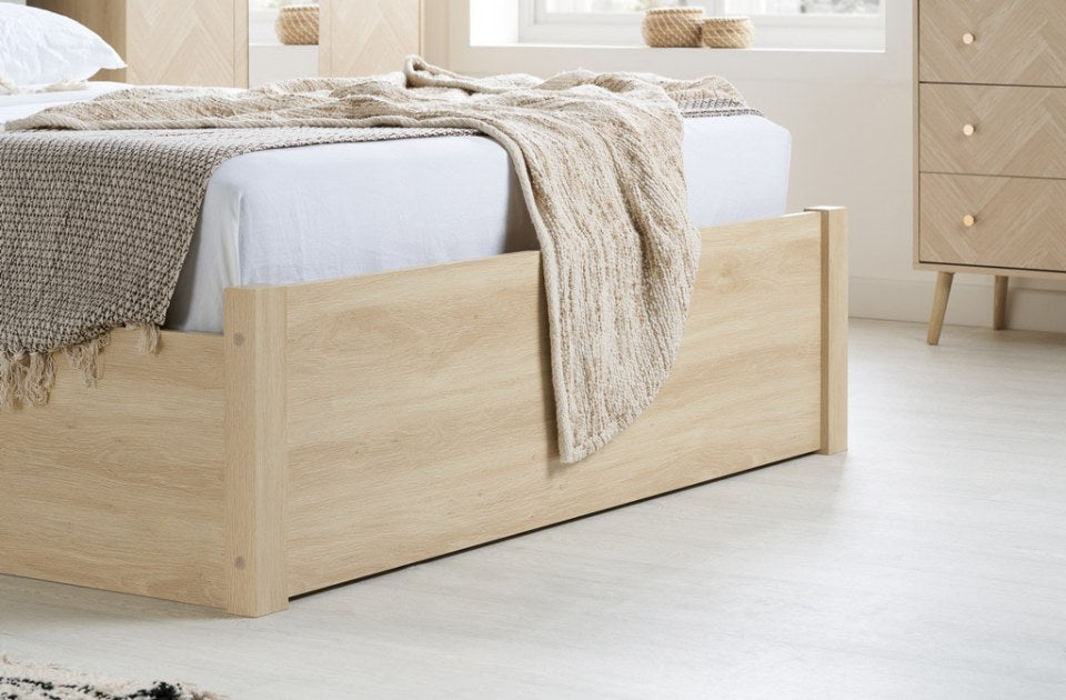Hemmingway Oak Ottoman Bed foot end