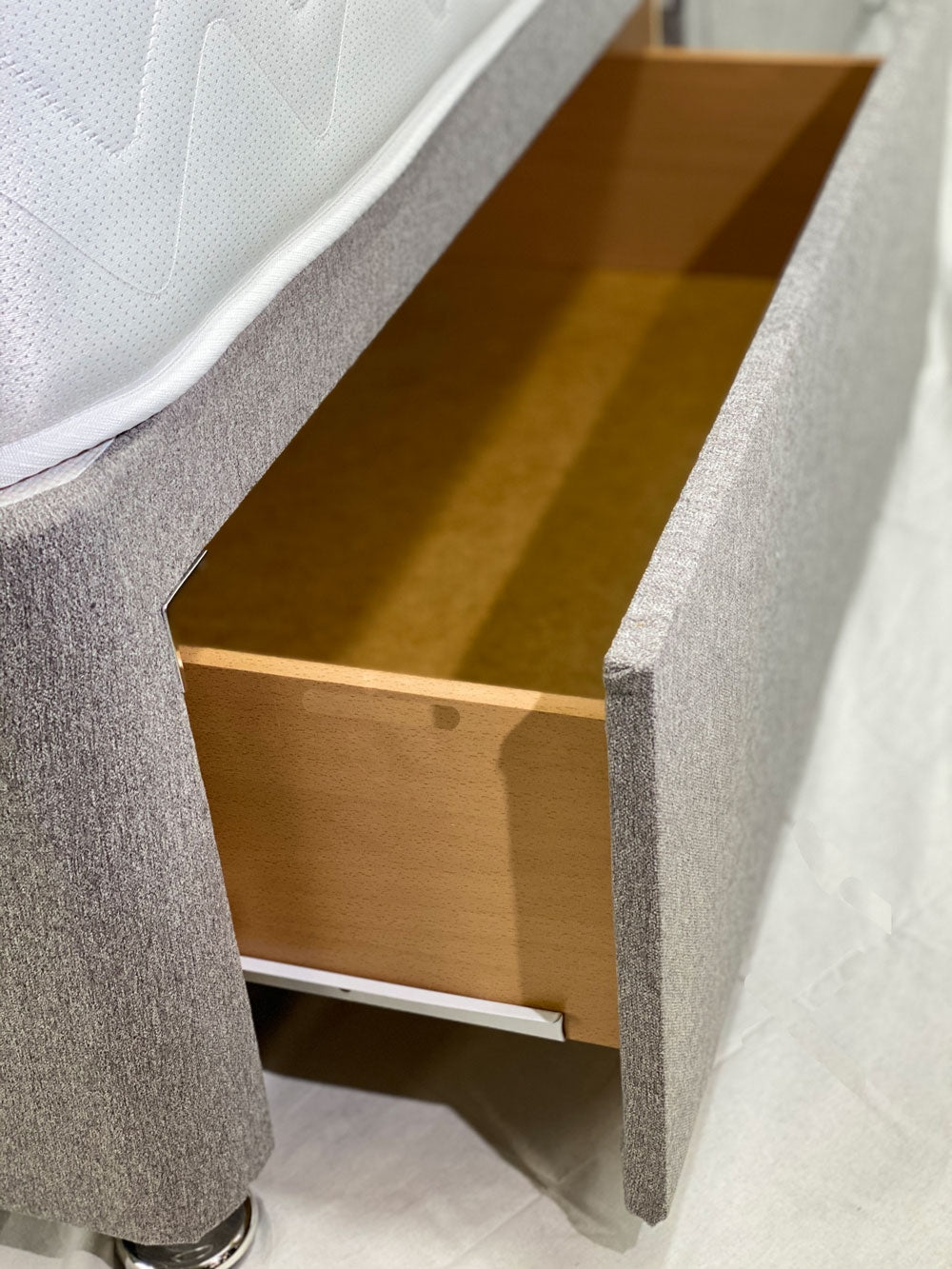 Camberwell Three Quarter 2 Drawer Divan Bed And Free Headboard