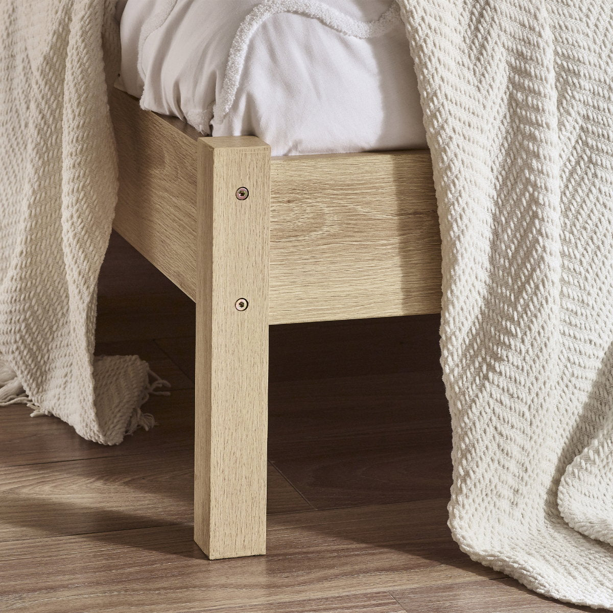Paddy oak rattan headboard detail