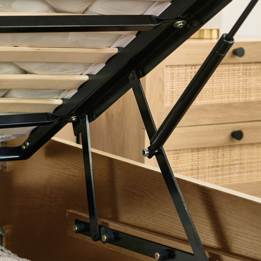 Paddy oak rattan king size ottoman storage detail