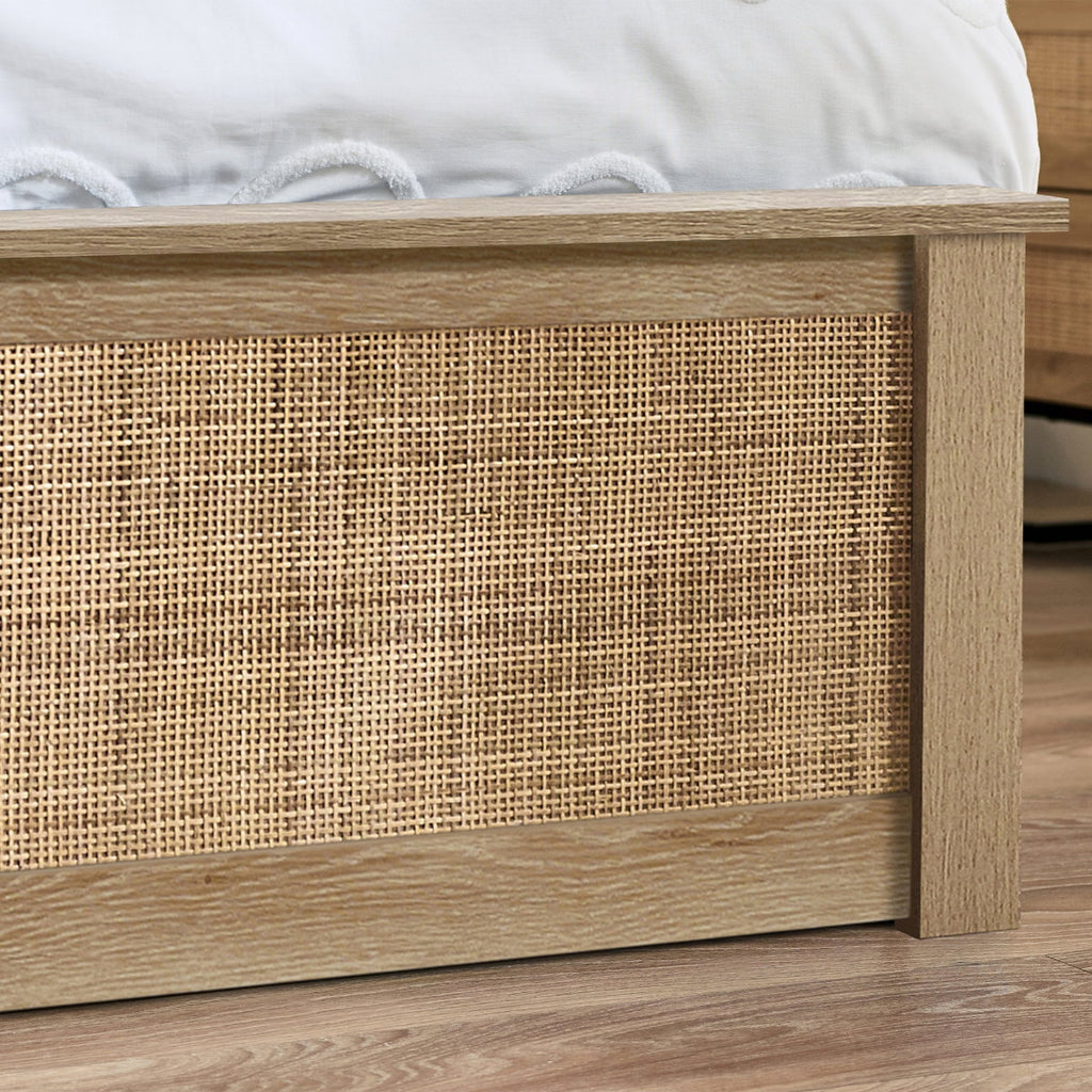 Paddy oak rattan king size footboard detail