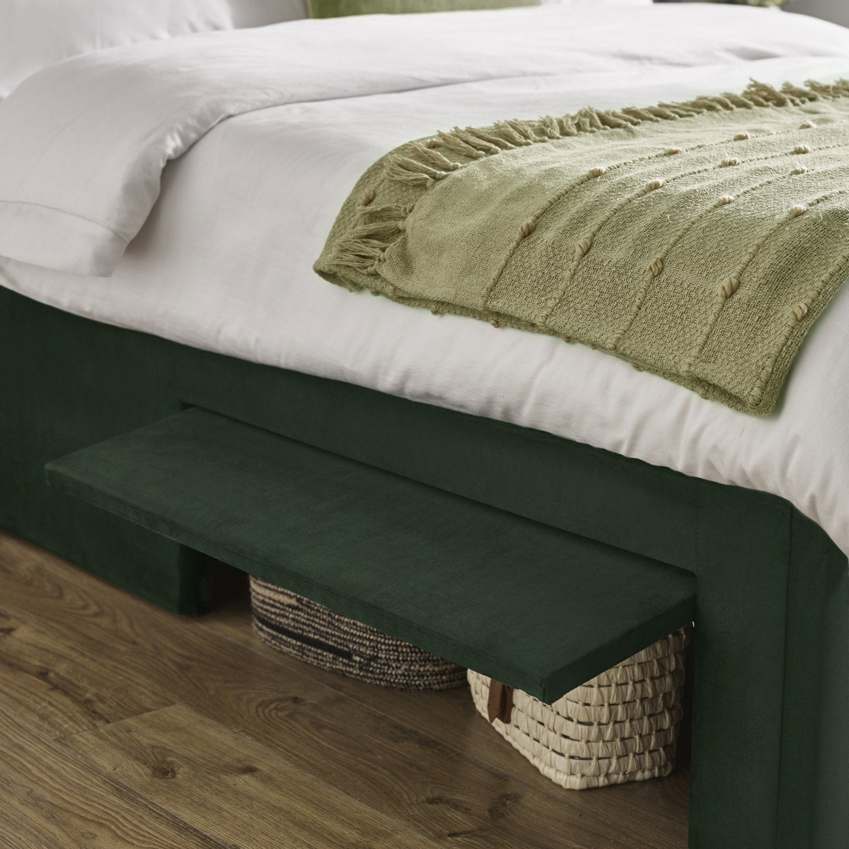 Passalacqua king size green storage door detail