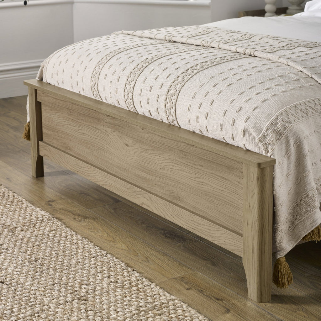 Sidney oak effect rattan-effect panel detail