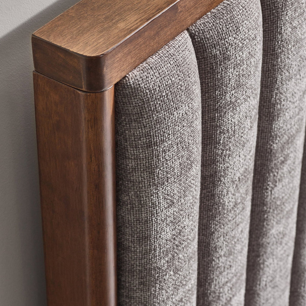Whitemeadow king size chenille close up