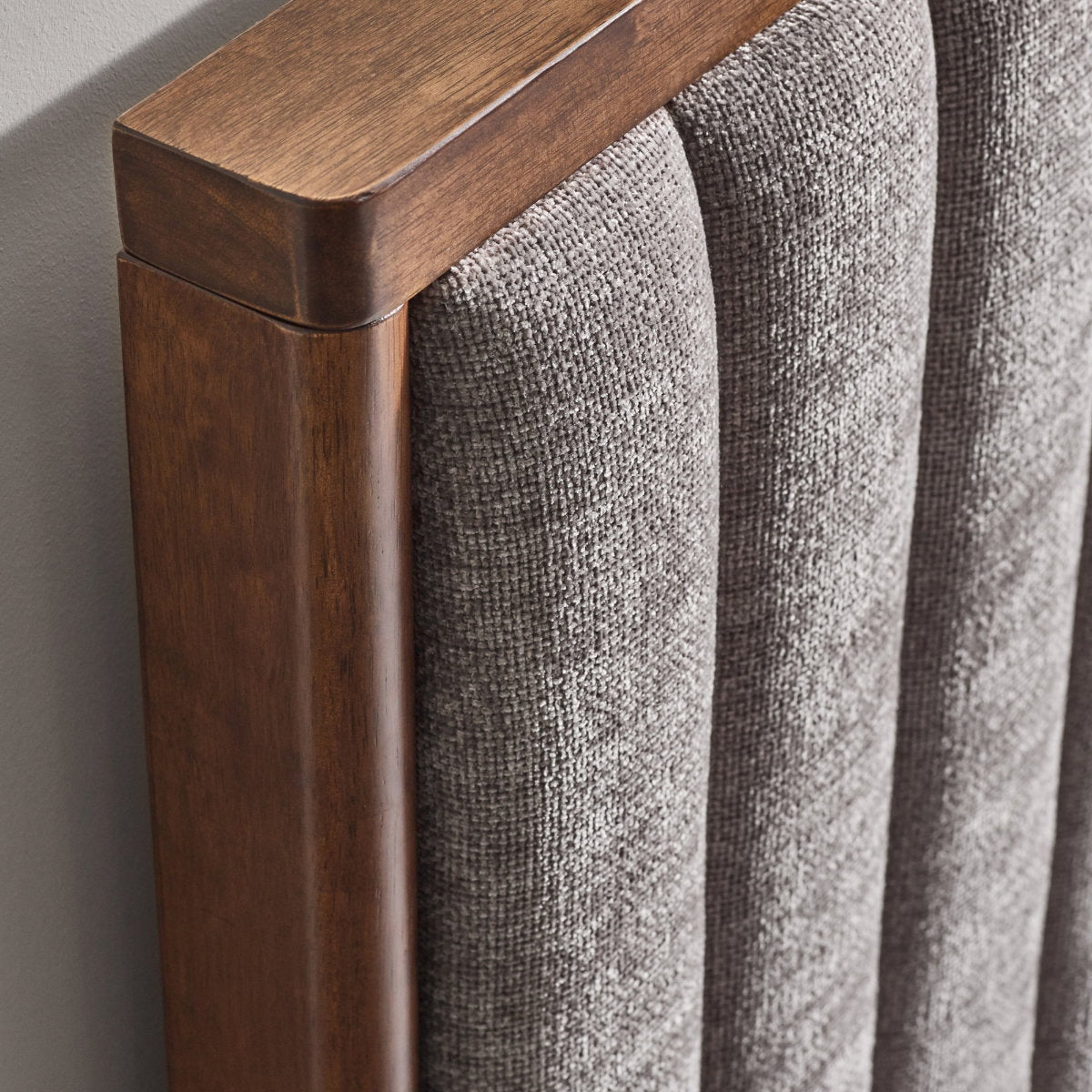 Whitemeadow king size chenille close up